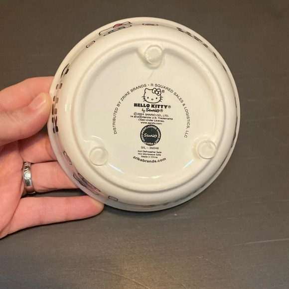 COPY - Sanrio Hello Kitty cat food dish - Picture 3 of 3